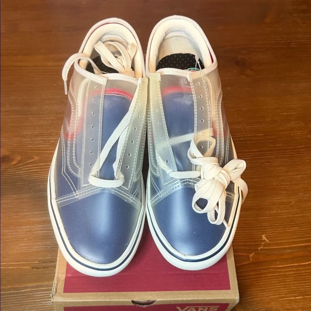 Vans Slip-Skool Sneaker in True Navy/Red Unisex
